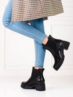 Jedinečné černé dámské  kotníčkové boty na širokém podpatku