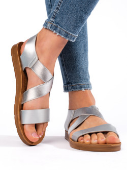 Pohodlné  sandály stříbrné dámské na plochém podpatku