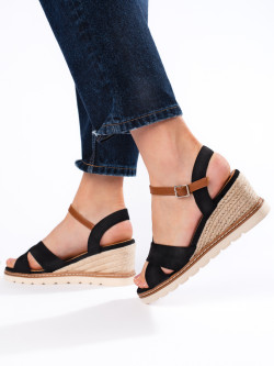 Komfortní  sandály černé dámské na klínku
