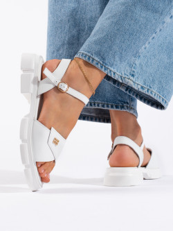 Pěkné bílé  sandály dámské platforma
