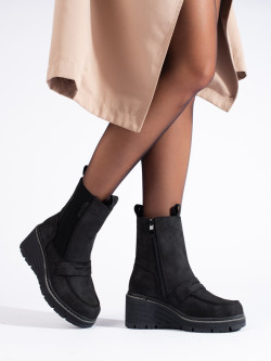 Komfortní  kotníčkové boty černé dámské na klínku