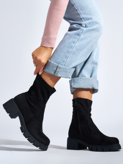 Módní  kotníčkové boty dámské černé platforma